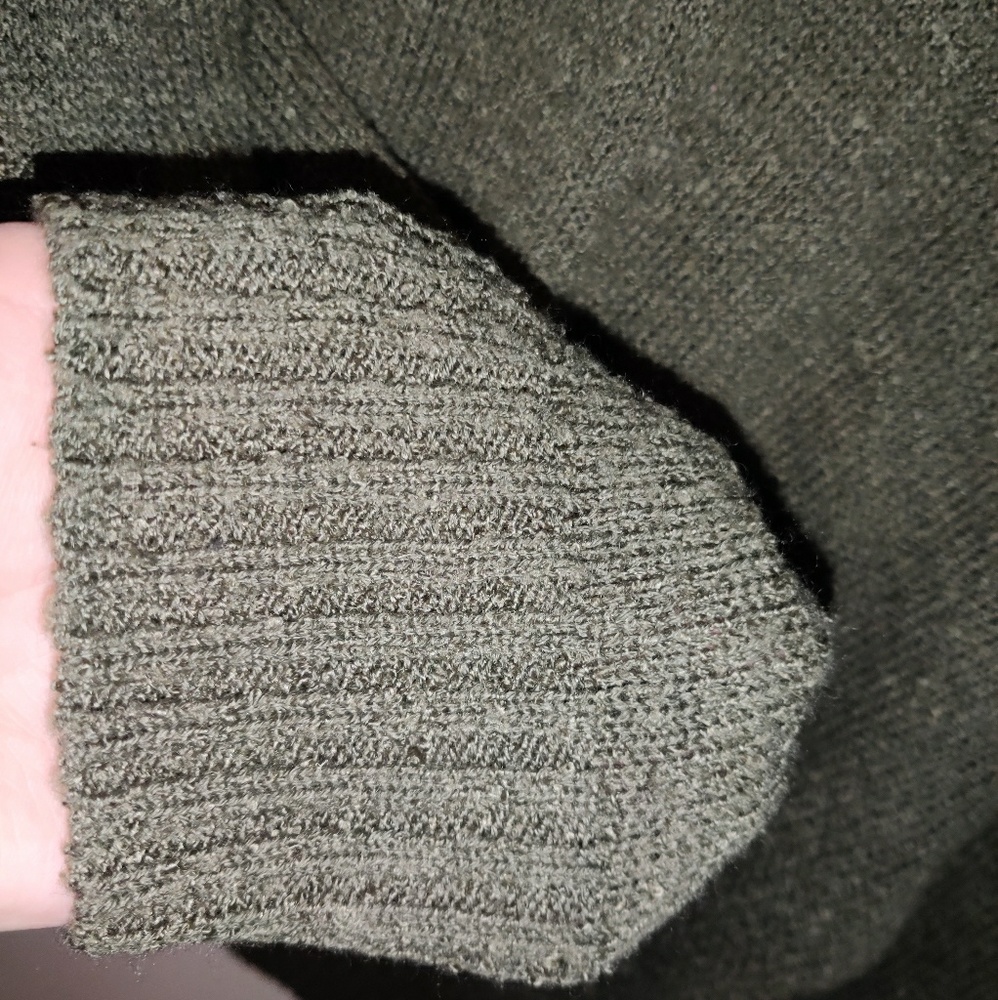 Sweater - Picture 2 of 8